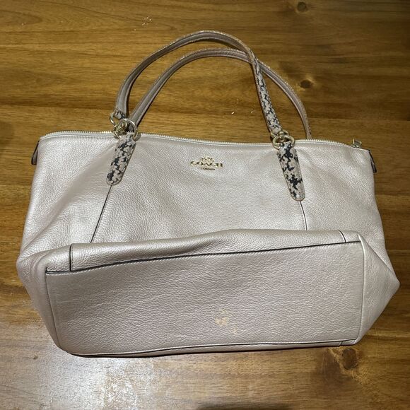 Coach Ava Large Leather Tote Handbag in Champagne Pink with Zip Closure - Picture 3 of 12